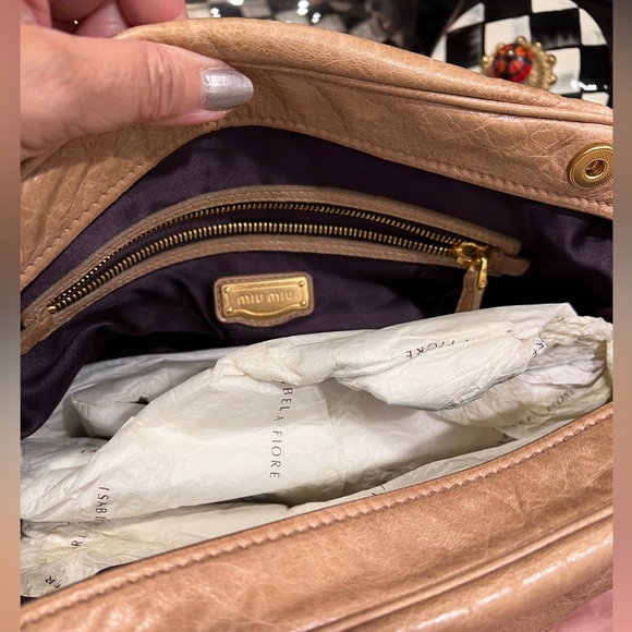 Authentic Miu Miu handbag with removable shoulder strap - Picture 2 of 12
